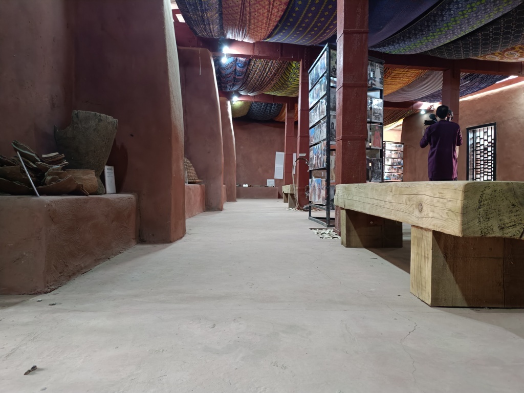 Centro Polivalente Tanaff Museo delle tradizioni in Senegal by Balouo Salo - Raoul Vecchio